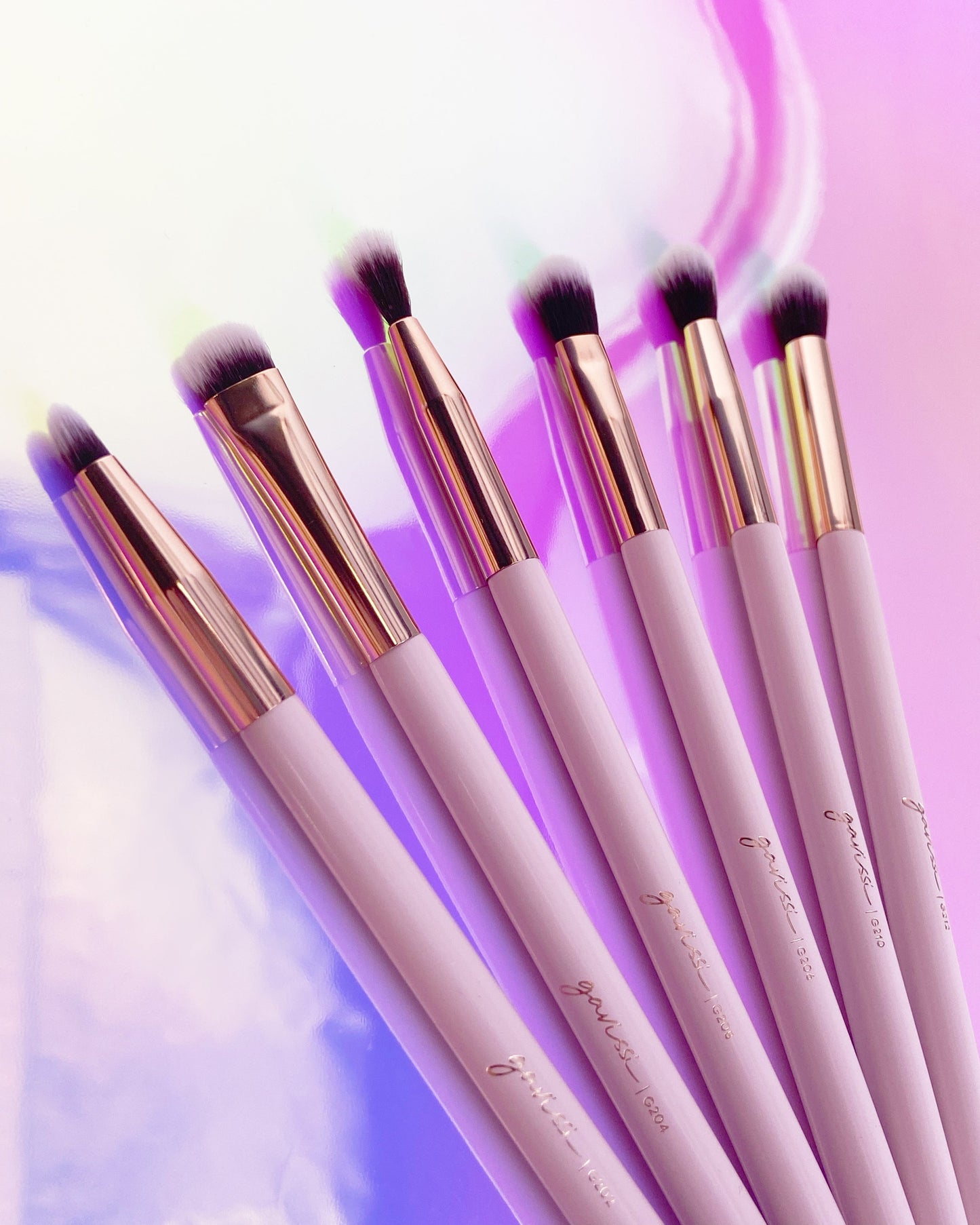 Gavissi Beauty - G210 MEDIUM BLENDER BRUSH
