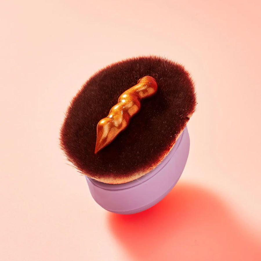 Isle of Paradise Shape and Glow Big Blending Brush