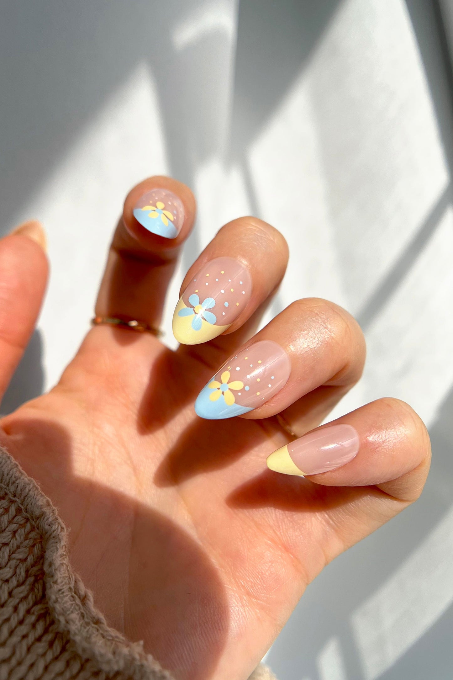 Bonmuz - Sunny Halo | Soft & Durable Press-On Nails